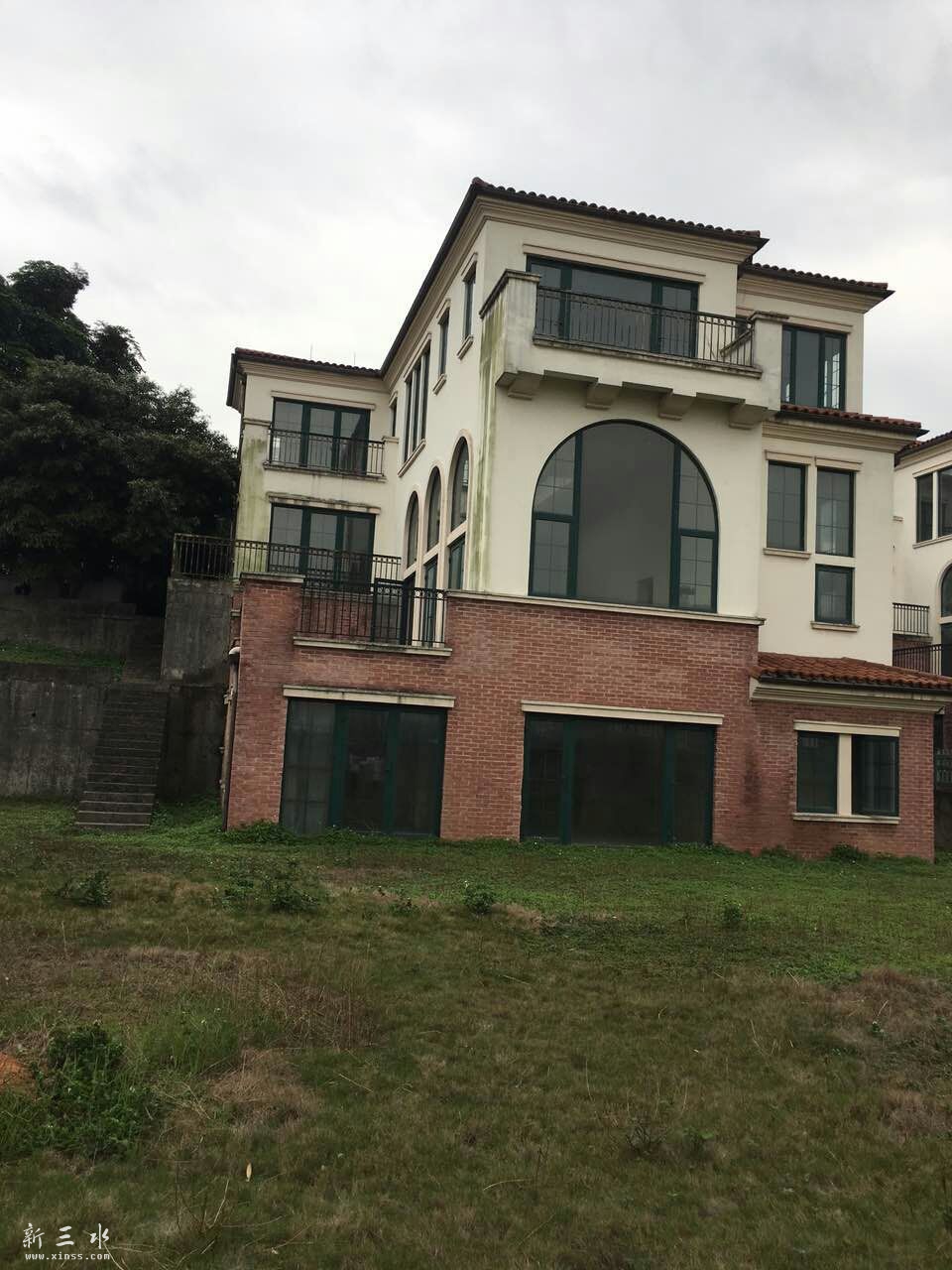 亏本出售山水庄园独栋别墅396方带私家花园630方毛坯280万